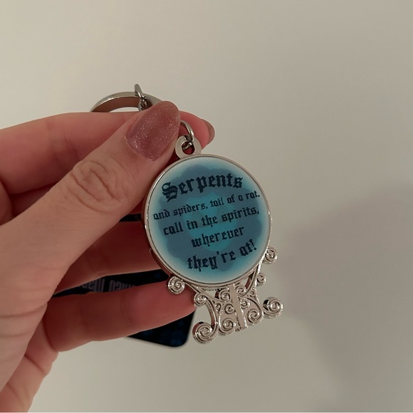 Disney Haunted Mansion Keychain Walt Disney World Madame Leota Accessory - Picture 2 of 3